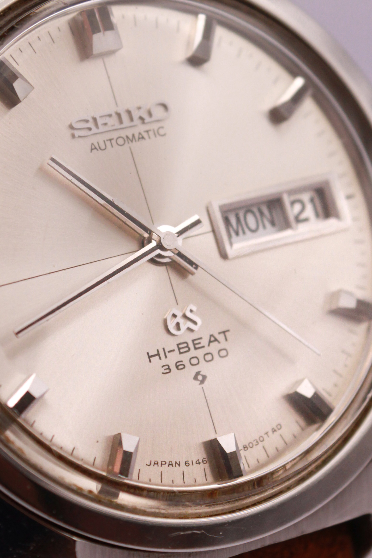 Grand Seiko 6146-8000 'Crosshair' – Red Block Vintage Watches